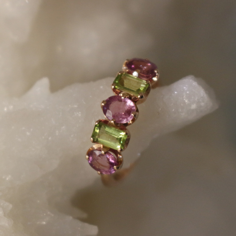 Mixed Pink Sapphire &amp; Peridot Ring