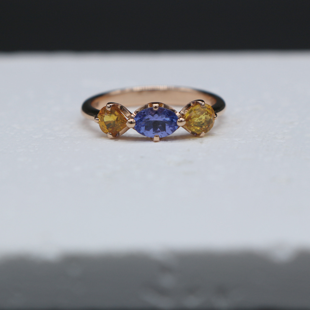 Tanzanite &amp; Yellow Sapphire ring
